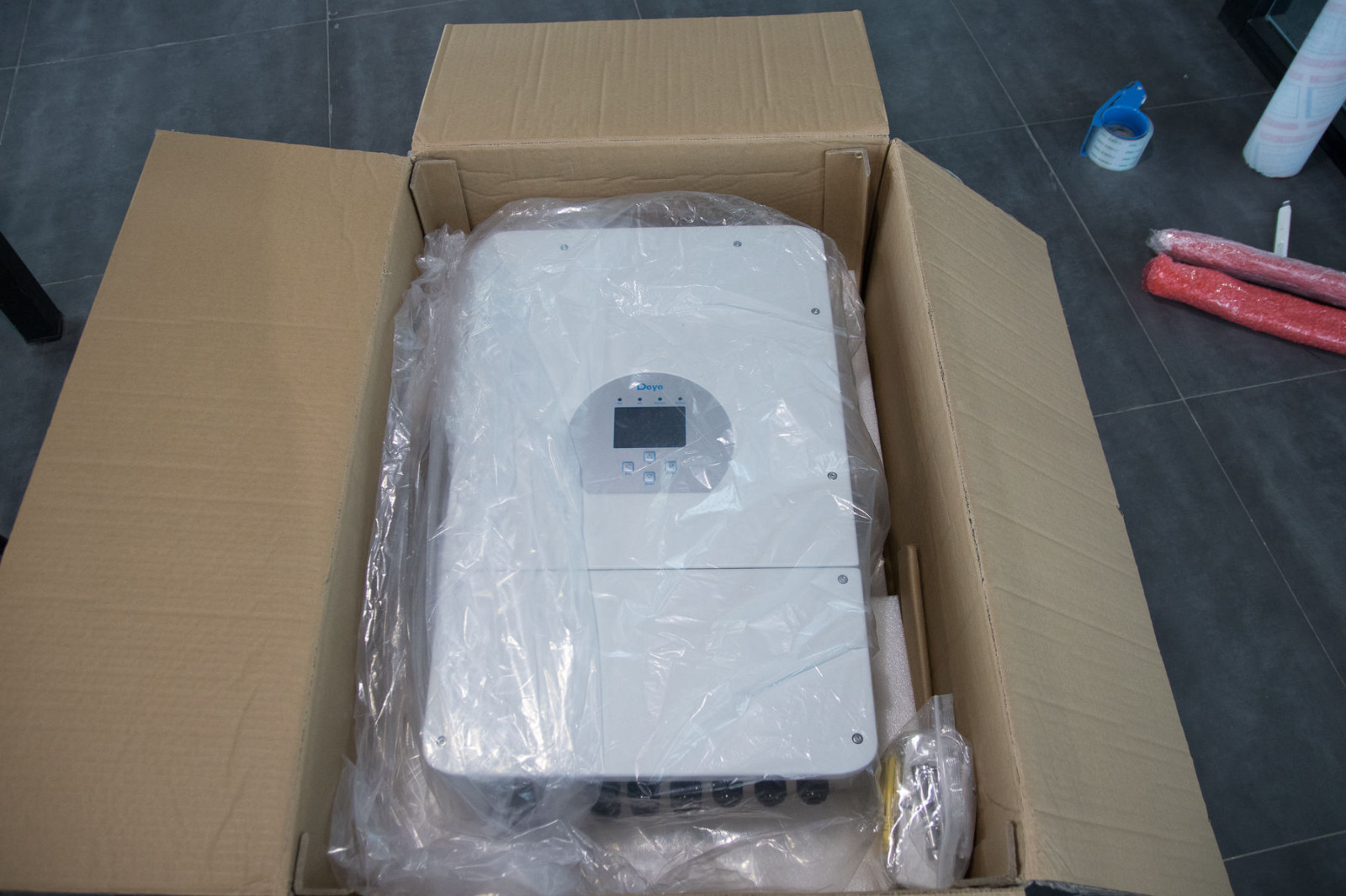 Deye Hybrid 12kW Solar Inverter SUN-12K-SG02LP2-US-AM-P 120V/240V For US